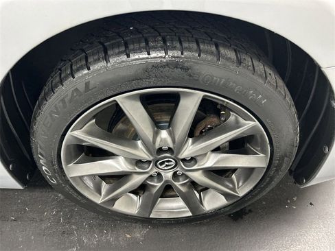 Used 2018 MAZDA MAZDA3 Touring image 8