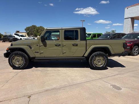 New 2026 Jeep Gladiator Sport AWD/4WD image 8