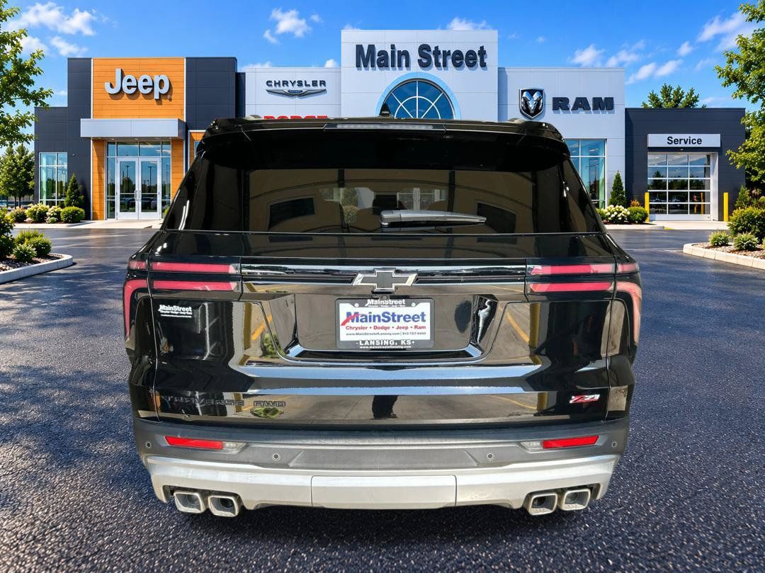 Used 2025 Chevrolet Traverse Z71 AWD/4WD image 4