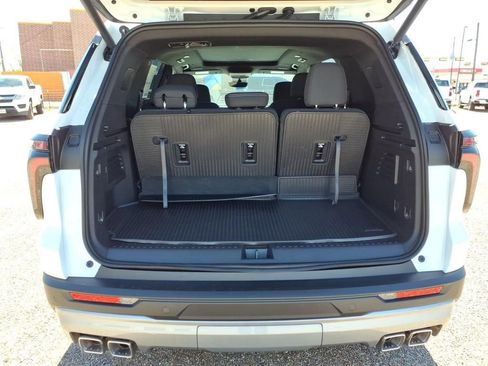 New 2026 Chevrolet Traverse LT w/ Sun and Wheel Package image 16