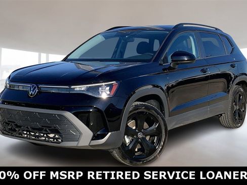 Certified 2025 Volkswagen Taos SE image 1