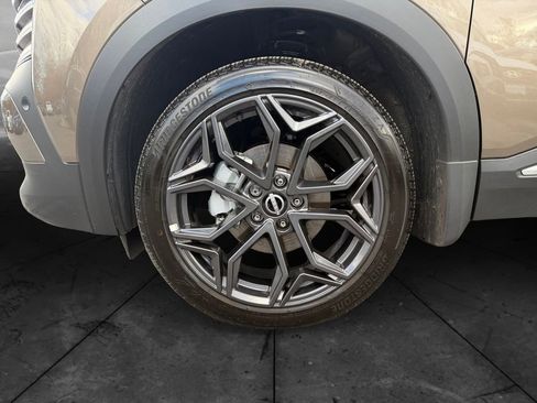 Used 2025 Nissan Kicks SR image 14