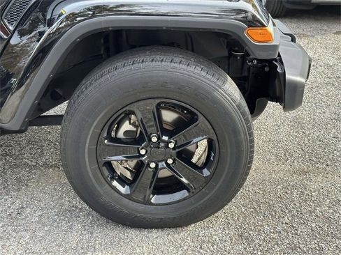 Certified 2020 Jeep Wrangler Unlimited Sahara image 10