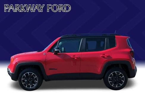 Used 2023 Jeep Renegade Trailhawk AWD/4WD image 2