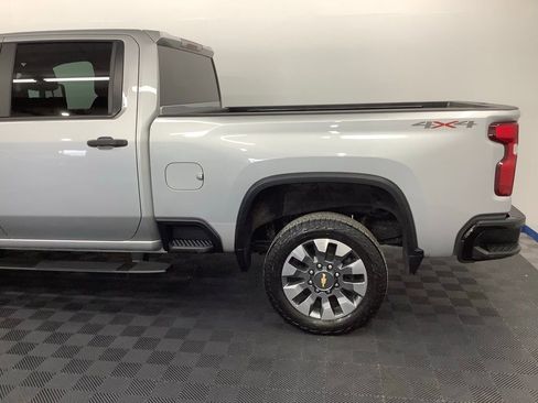 Used 2022 Chevrolet Silverado 2500 Custom w/ Custom Convenience Package image 4