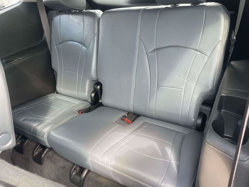 Used 2019 Buick Enclave Essence AWD/4WD image 14