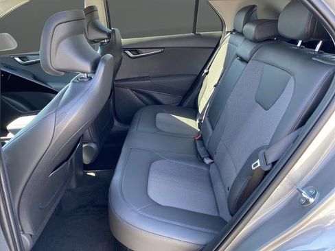 New 2026 Kia Niro EX FWD image 8
