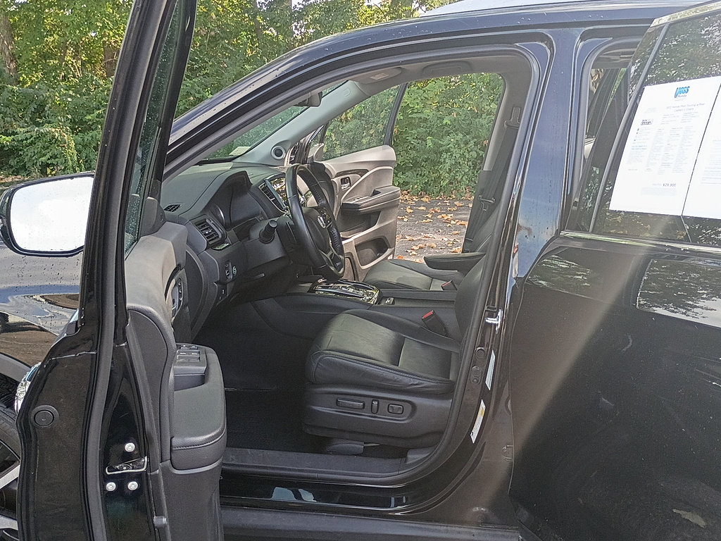 Certified 2022 Honda Pilot Touring image 11
