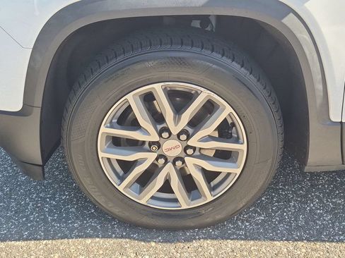 Used 2017 GMC Acadia SLE AWD/4WD image 29