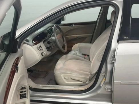 Used 2011 Buick Lucerne CX FWD image 19