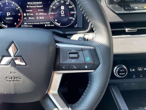 Used 2024 Mitsubishi Outlander SEL AWD/4WD image 18