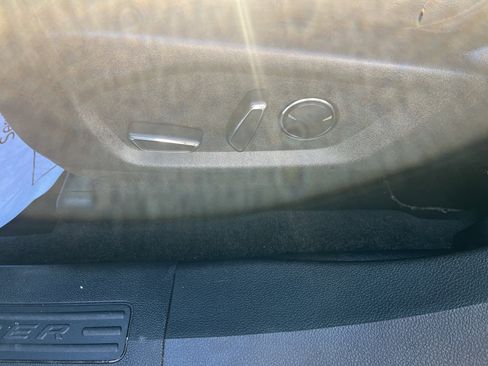 Used 2017 Ford Explorer XLT w/ Equipment Group 202A image 10