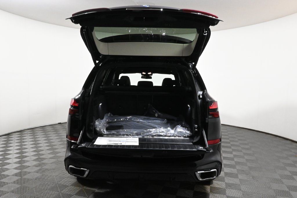 Used 2026 BMW X5 xDrive50e w/ M Sport Package AWD/4WD image 38