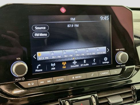 Used 2025 Nissan Pathfinder SV AWD/4WD image 21