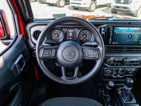 Used 2024 Jeep Gladiator Sport AWD/4WD image 25