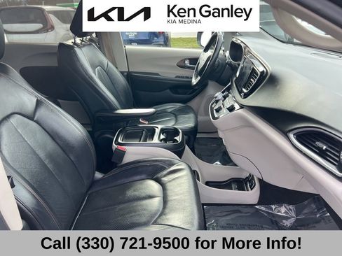 Used 2018 Chrysler Pacifica Touring-L w/ Premium Audio Group image 58