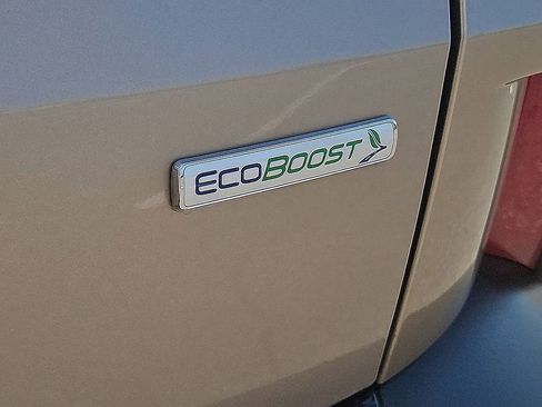 Used 2020 Ford Escape SE image 12