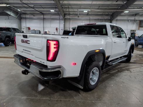 Used 2024 GMC Sierra 3500 SLE image 3
