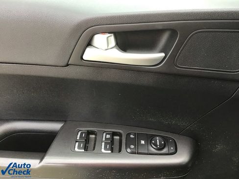 Used 2017 Kia Sportage LX image 27