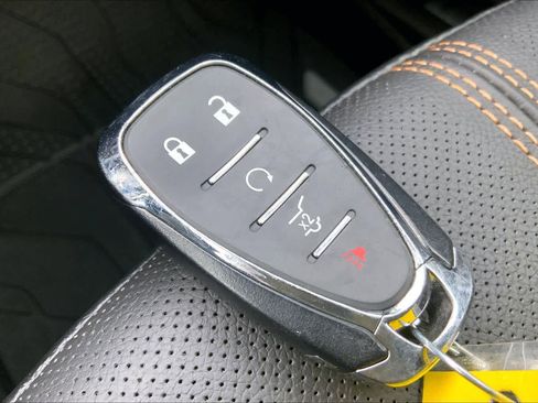 Used 2023 Chevrolet Equinox Premier image 14