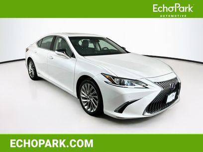 Used 2019 Lexus ES 300h w/ Accessory Package 2
