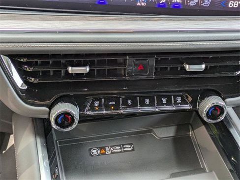 New 2026 Chevrolet Suburban Premier image 22