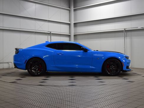 Used 2023 Chevrolet Camaro SS RWD image 9