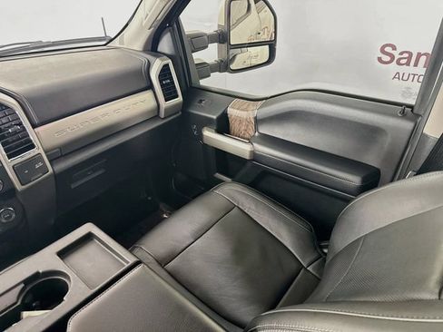 Used 2018 Ford F250 Lariat w/ Lariat Value Package AWD/4WD image 22