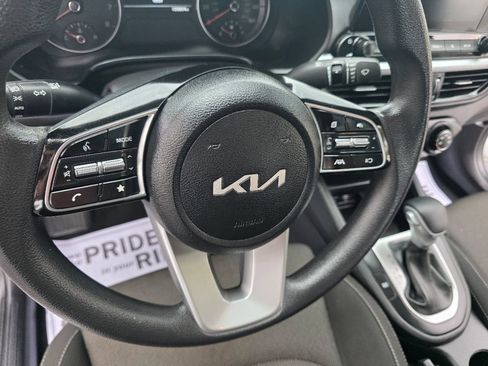 Used 2022 Kia Forte LXS FWD image 14