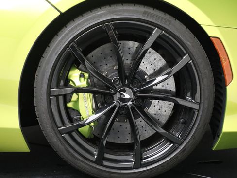 Used 2024 McLaren Artura image 26