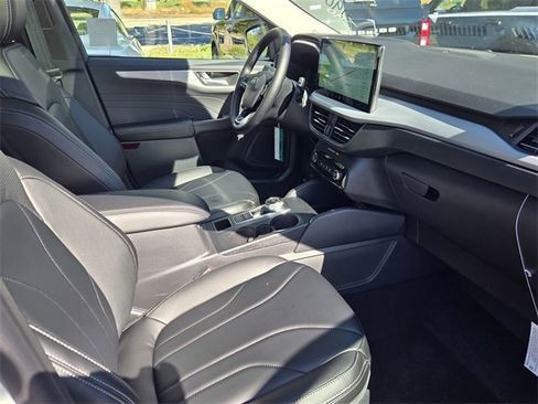 New 2025 Ford Escape SE w/ PHEV Premium Package image 15