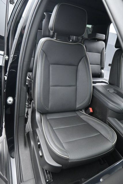 Used 2023 GMC Yukon XL SLT w/ SLT Premium Package RWD image 16