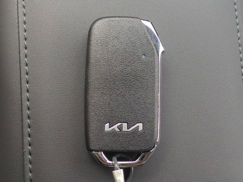 New 2025 Kia Niro EX w/ EX Cold Weather Package image 28