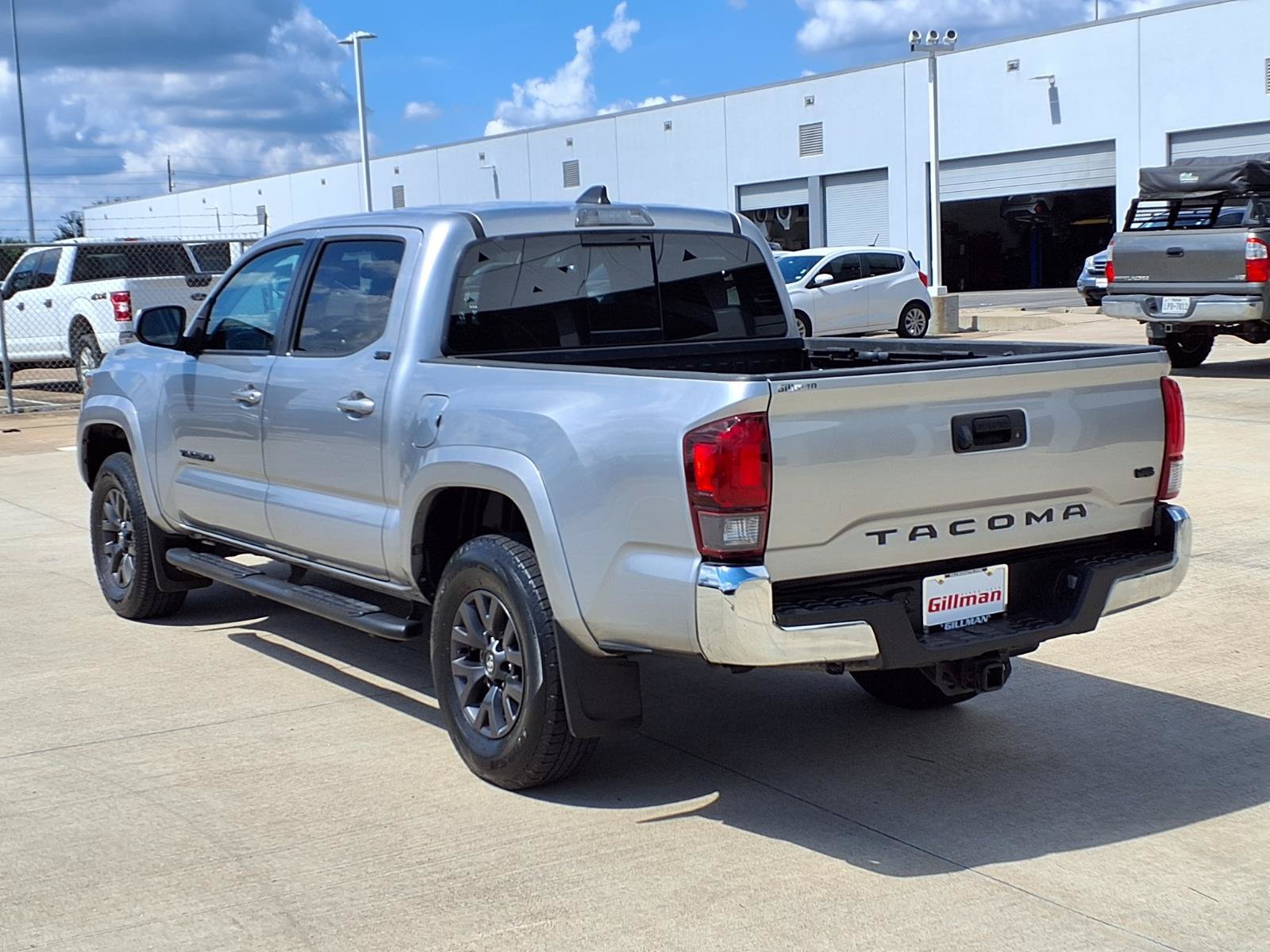 Used 2021 Toyota Tacoma SR5 RWD image 4