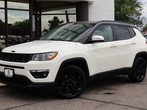 Used 2019 Jeep Compass Latitude FWD image 2