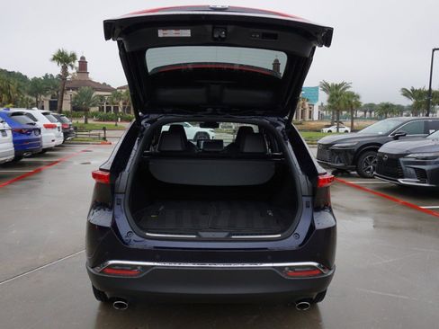 Used 2021 Toyota Venza Limited image 35