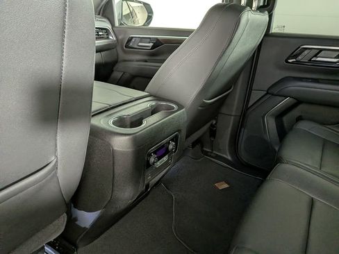Certified 2025 Chevrolet Suburban Z71 AWD/4WD image 33