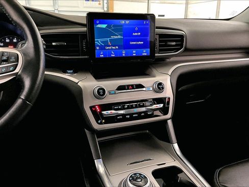 Certified 2022 Ford Explorer XLT w/ Equipment Group 202A image 6