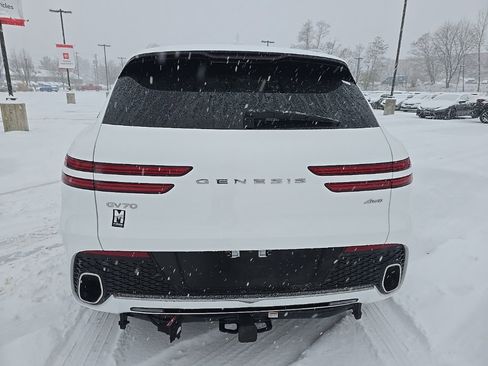 Used 2023 Genesis GV70 2.5T Advanced w/ Advanced Package image 7