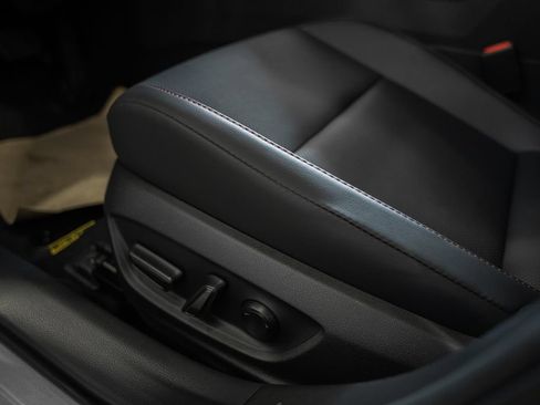 New 2026 Toyota Prius Plug-In Hybrid FWD image 33