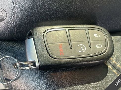 Used 2016 Jeep Cherokee High Altitude image 33