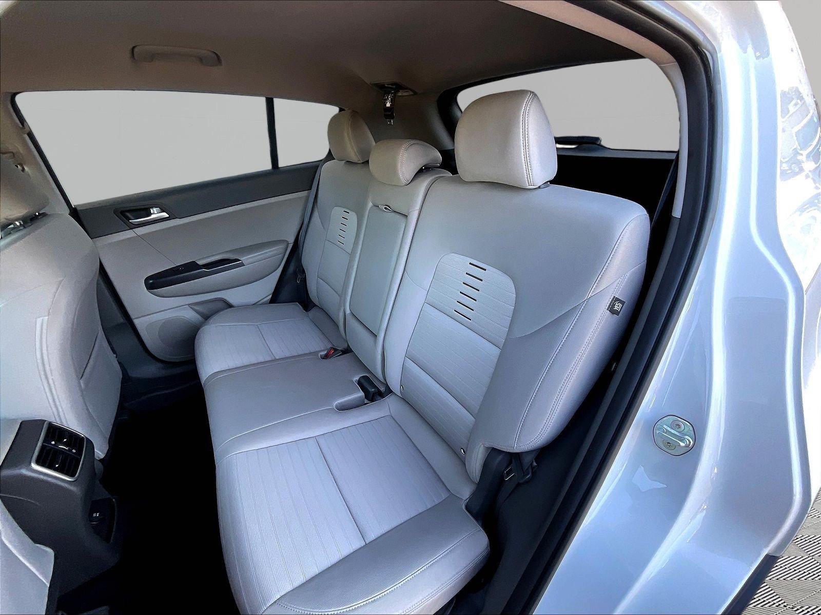 Used 2018 Kia Sportage LX w/ LX Technology Package FWD image 22