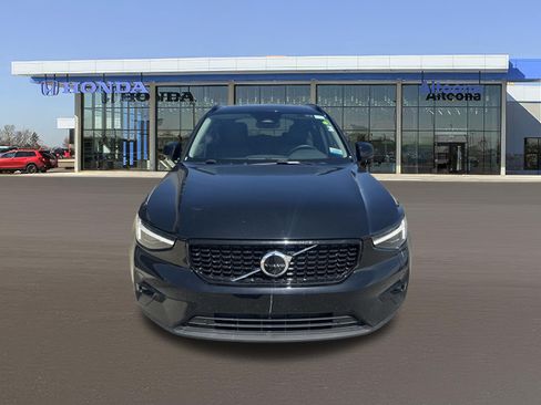 Used 2026 Volvo XC40 B5 Plus AWD/4WD image 7