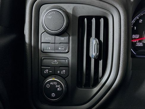 Used 2022 Chevrolet Silverado 1500 Custom image 10