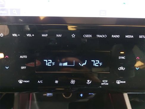 Certified 2024 Hyundai Santa Cruz Limited image 23