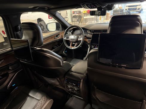 Used 2023 Jeep Grand Cherokee L Summit w/ Advanced Protech Group IV image 16