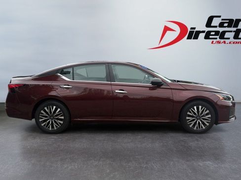 Used 2024 Nissan Altima 2.5 SV FWD image 9