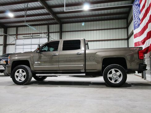 Used 2015 Chevrolet Silverado 2500 High Country AWD/4WD image 6