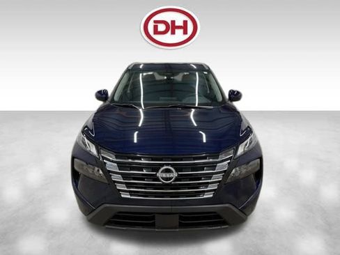 Used 2025 Nissan Rogue SV image 8