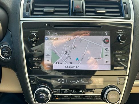 Used 2018 Subaru Outback 2.5i Limited image 12